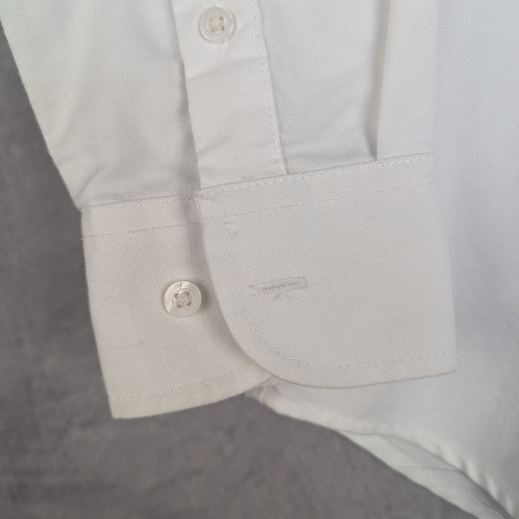Izod Size 12 Youth Button Down Oxford In White - Picture 4 of 10